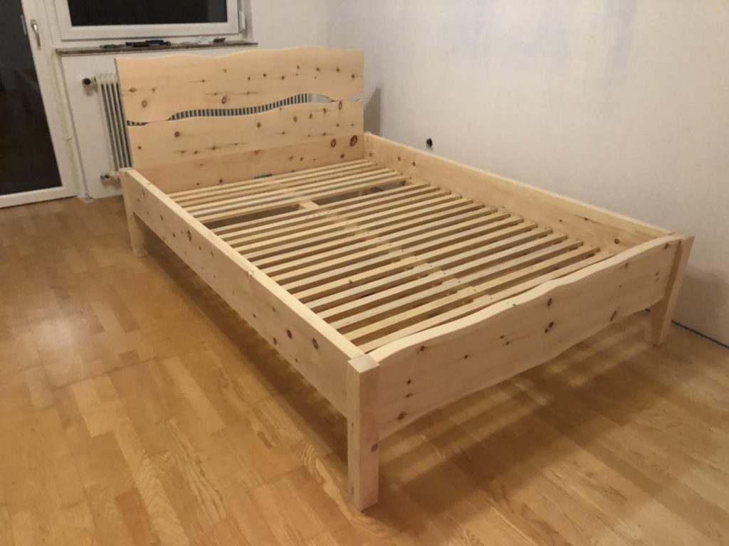 Mladinska postelja iz cemprinovega lesa 4